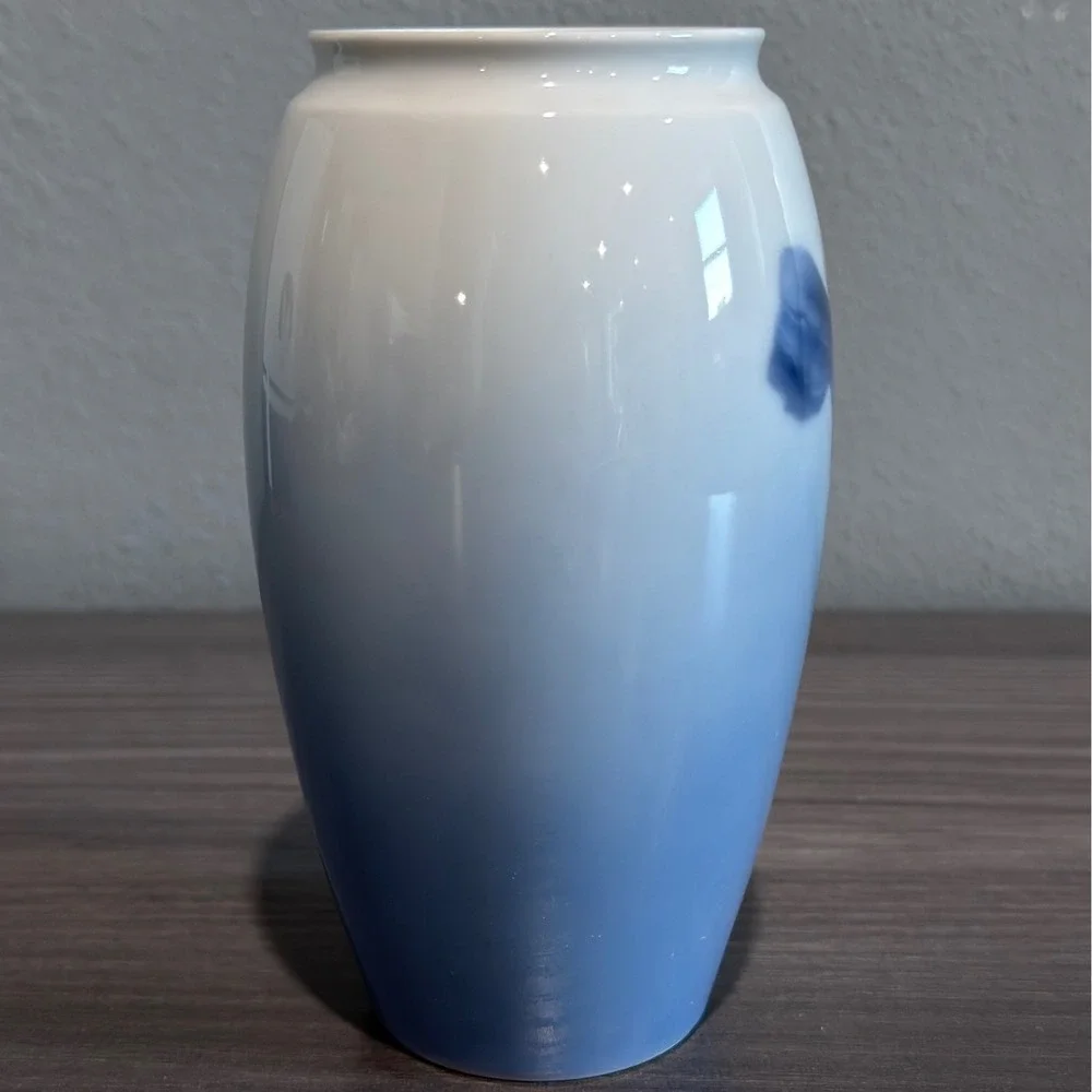 Bing & Grondahl B&G Denmark Blue Pansy Porcelain Vase 385-5254 5.25 Inch